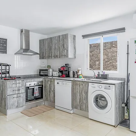 For Lanzarote Holidays House Playa Blanca